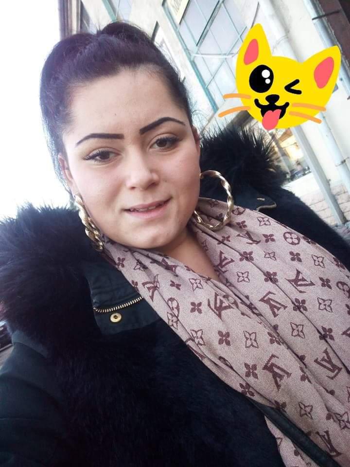 Gina23, 27