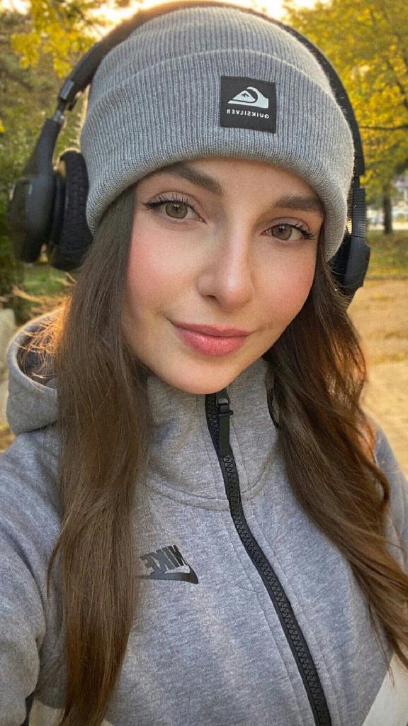 Emilia, 36