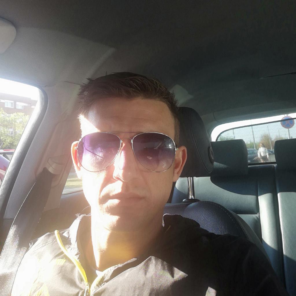 Erik86, 39