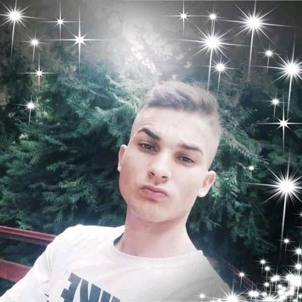 Batyieex, 24