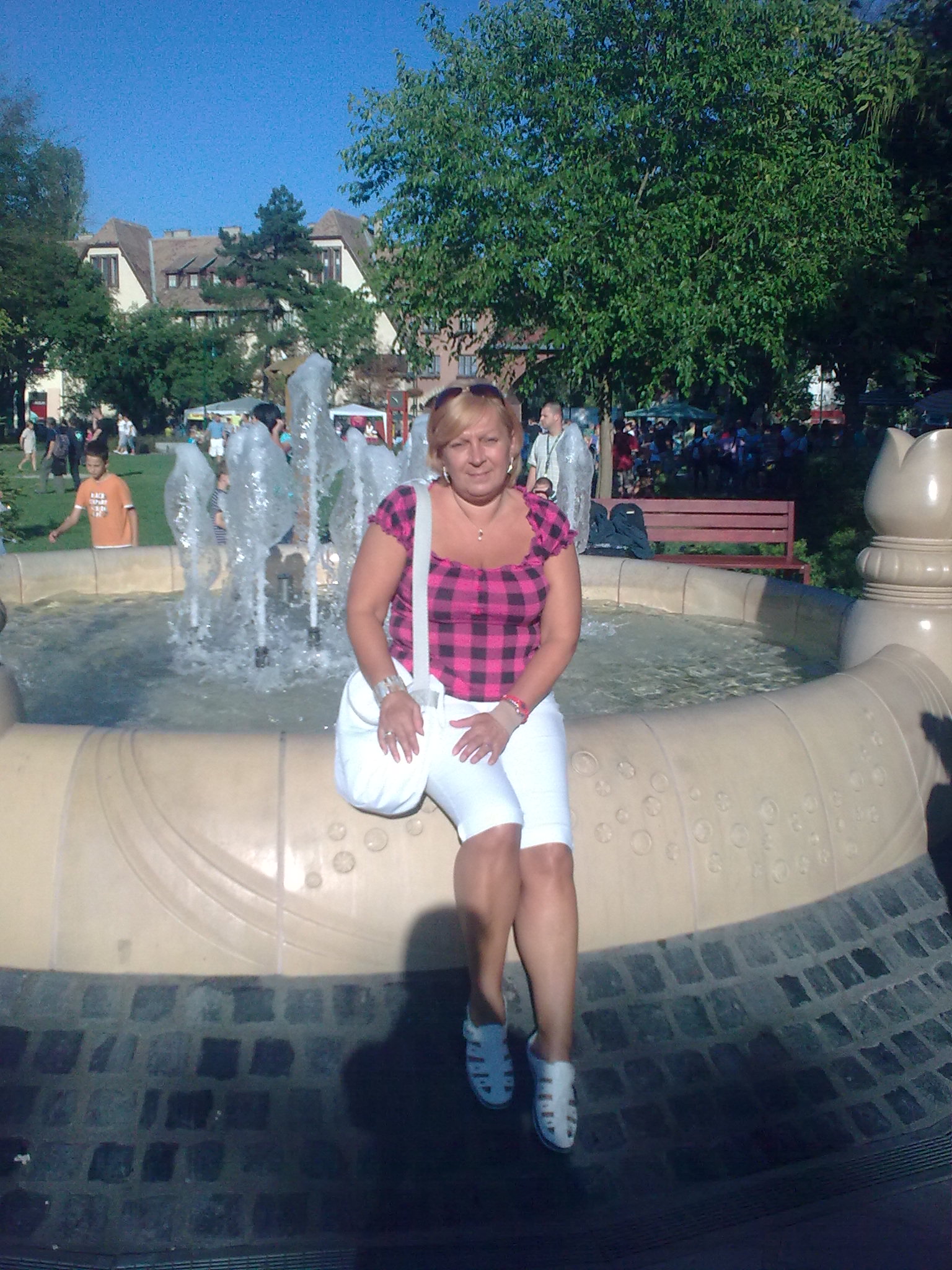 AVILINA, 61