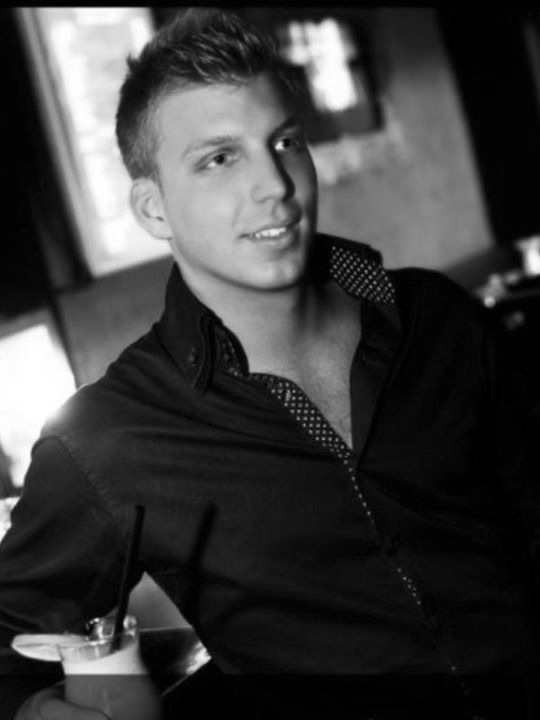 Marcos, 40