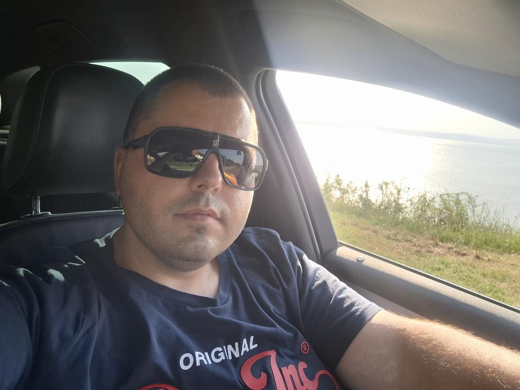 G.Zsolt, 37
