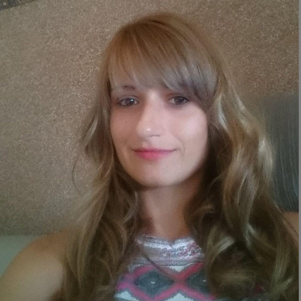 Adrienn0910, 39