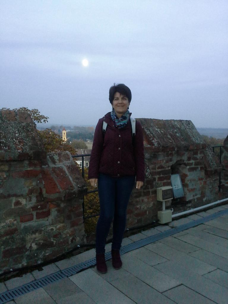 j.Ildi, 57