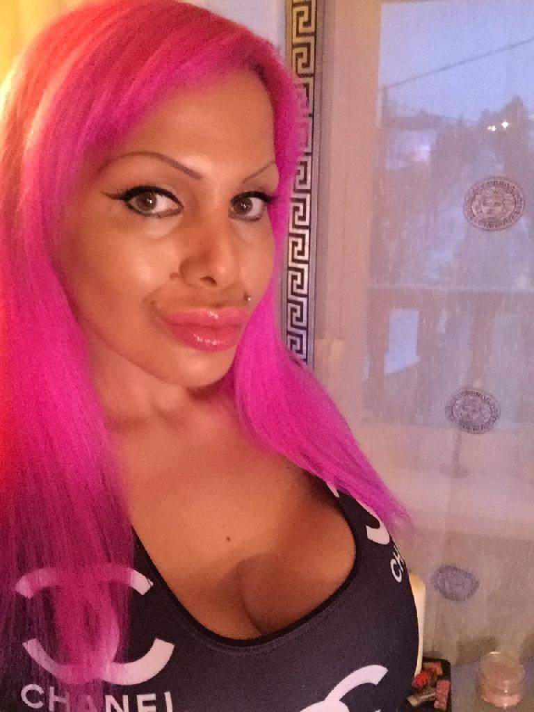 Szőke Ciklon Lola, 39