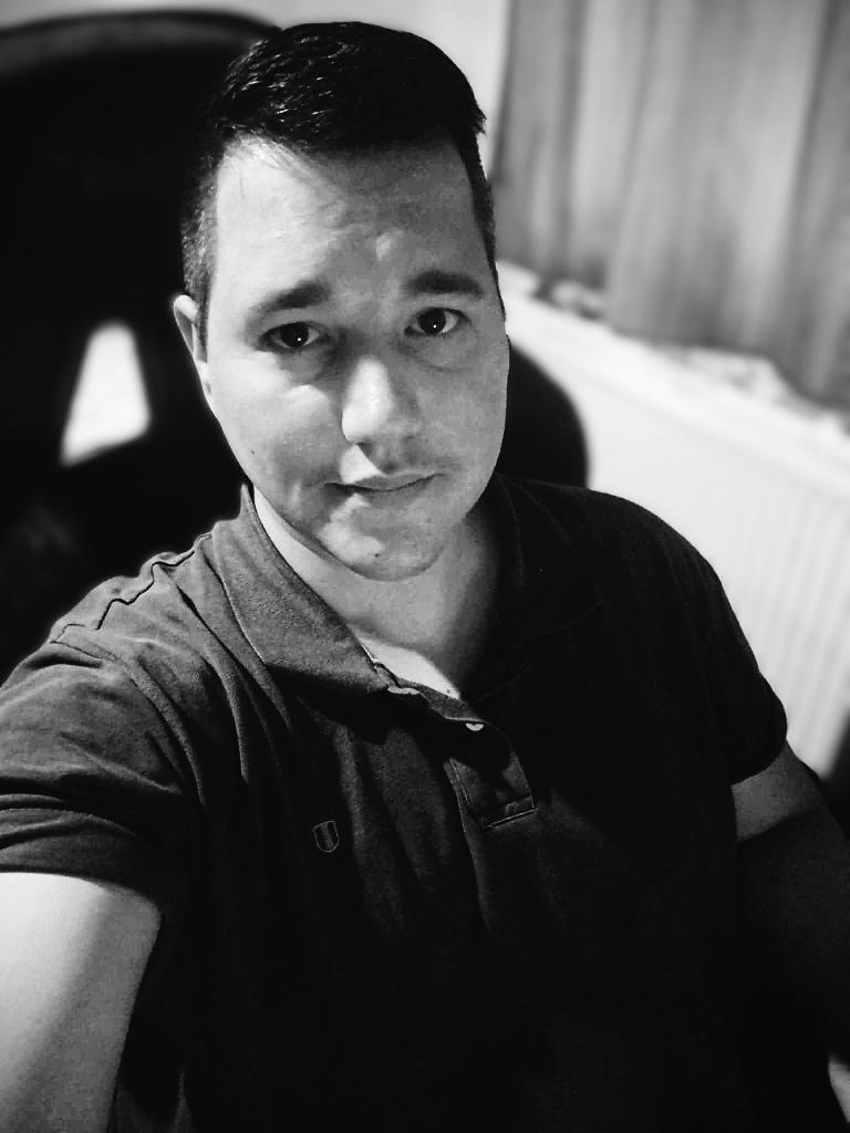 Olivér_33, 33